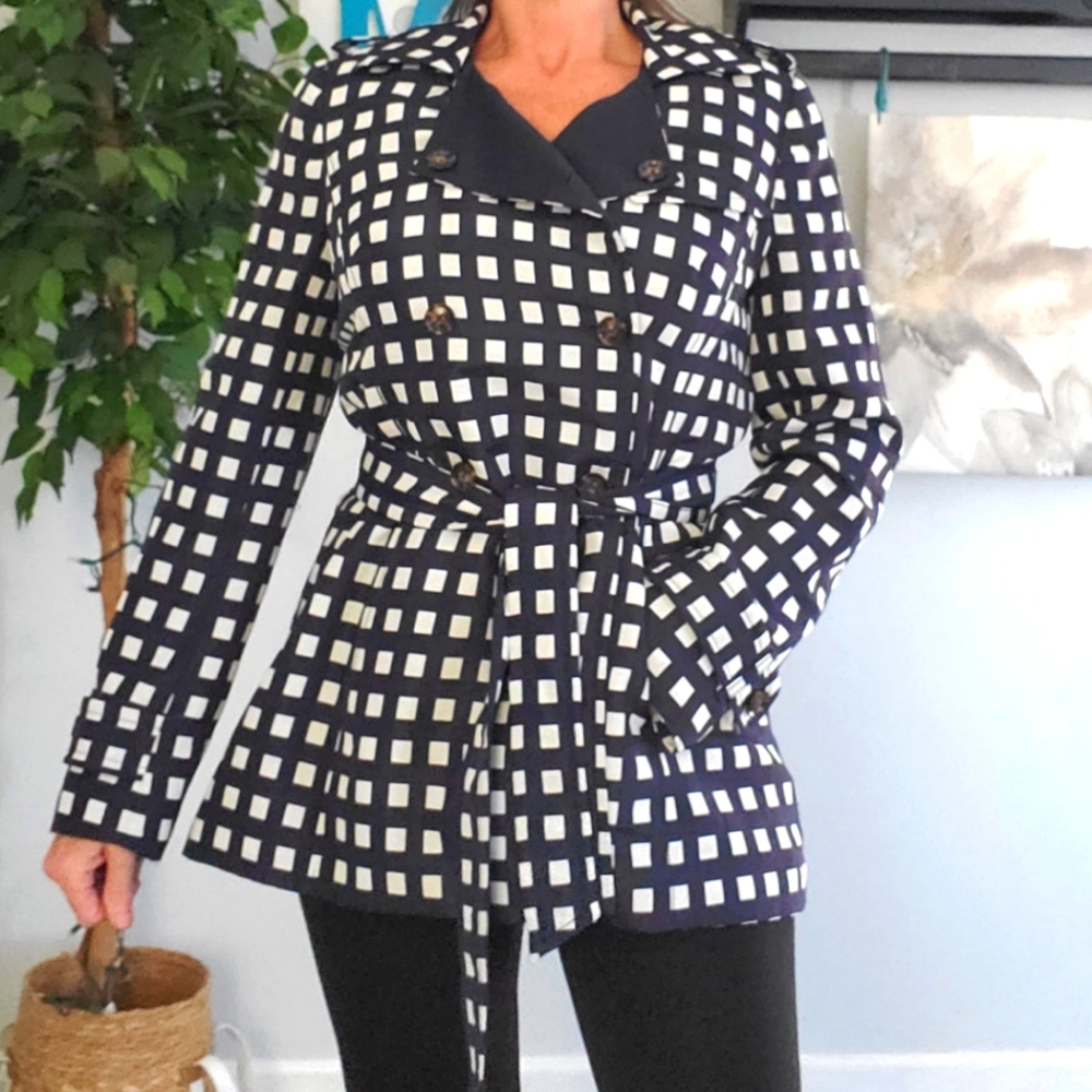 Banana Republic Navy and White Checkered Trench Coat - Picture 2 of 12